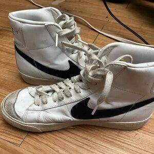 Nike blazer mids